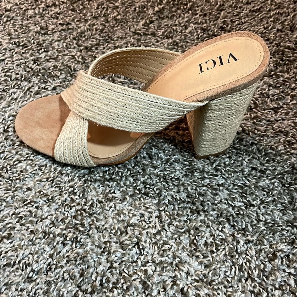 Brand new never worn vici heel